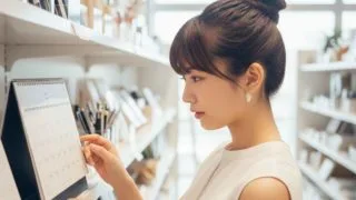 【仕事の効率爆上がり】卓上カレンダーおすすめ12選|職業別に選ぶべきタイプを徹底解説